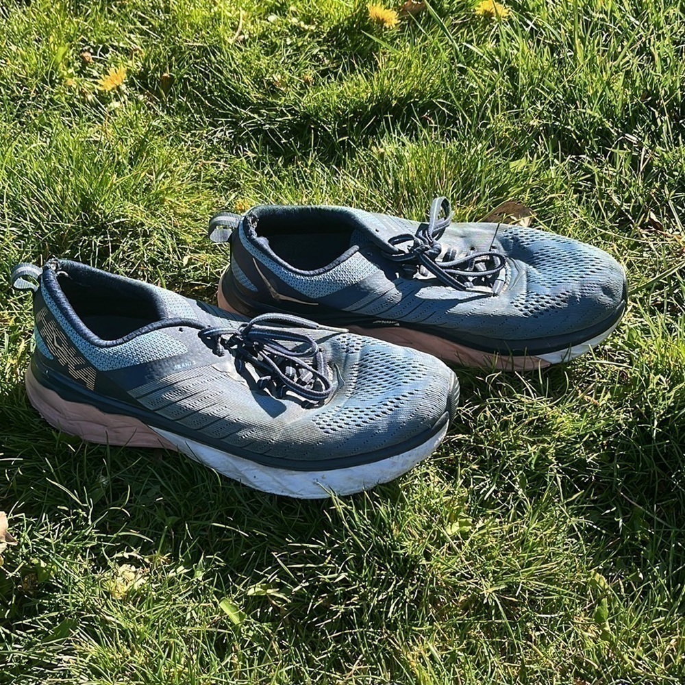 Women’s Hoka one one arahi 3 running shoes